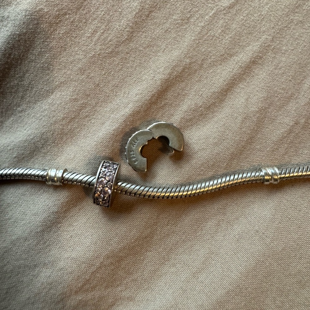 Pandora pink spacer clips